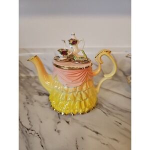Royal Albert Old Country Roses teapot Ruffled ladies skirt Yellow Table setting